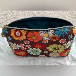 ESTEE LAUDER Cosmetics Bag, brand new, never been used!